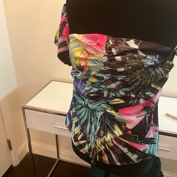 NWT BEBE SEXY STRAPLESS TROPICAL SATIN TOP  w/ DROP SLEEVES😍😍😍😍😍😍 - Picture 9 of 14